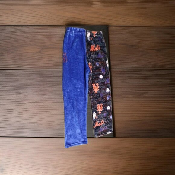 Boys Mets winter hat, stretch gloves and soft pajama pants - Picture 3 of 11